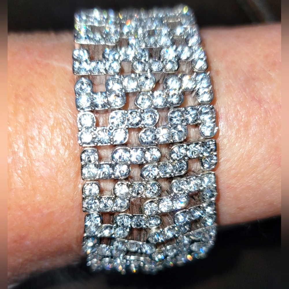 Stunning Silver Gemstone Stretch Bracelet